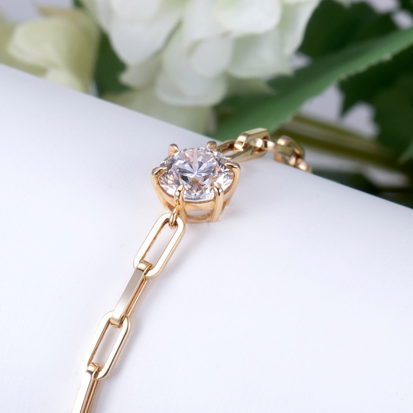 Woman 18K Yellow Gold Jewelry Bracelet 2 Carat HPHT CVD Lab Grown Diamond Bracelet Timemaster Jewelry